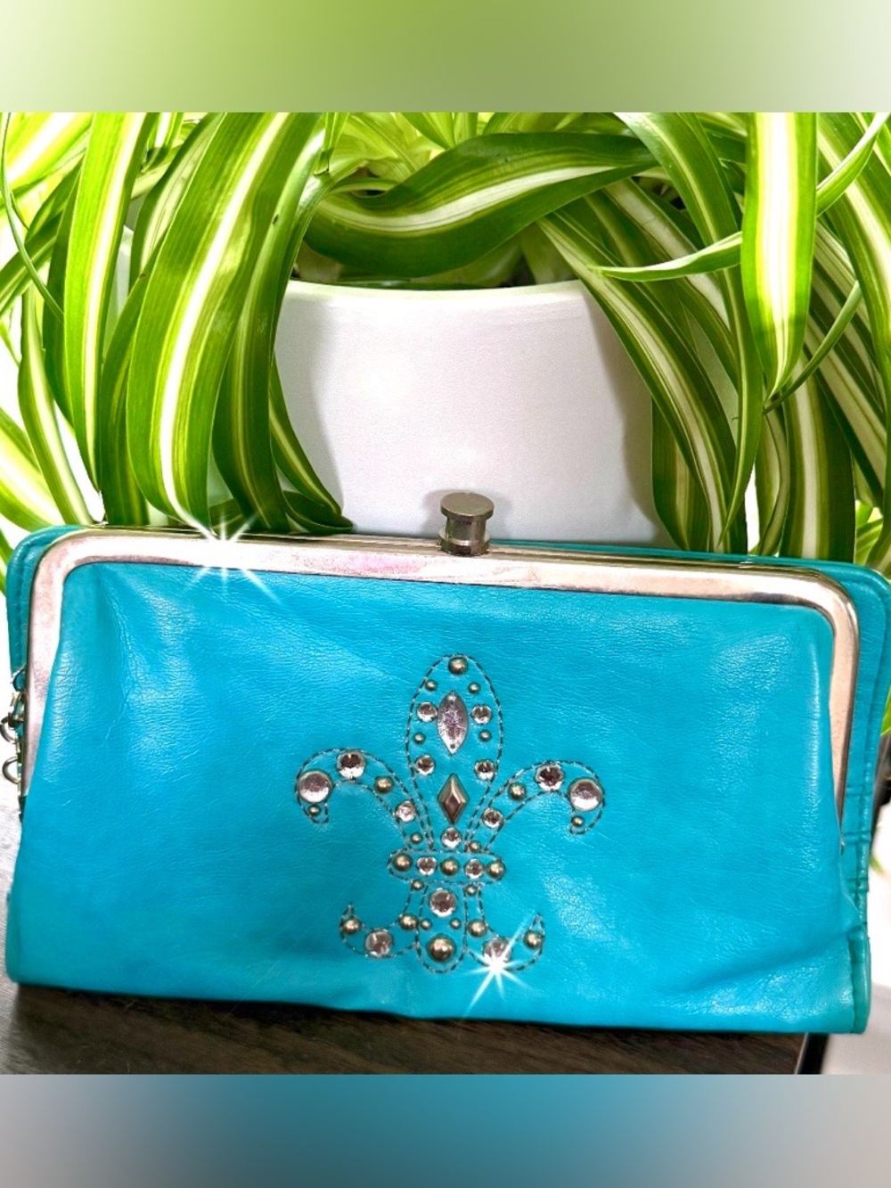 Nicky - Rhinestone Frame Clutch